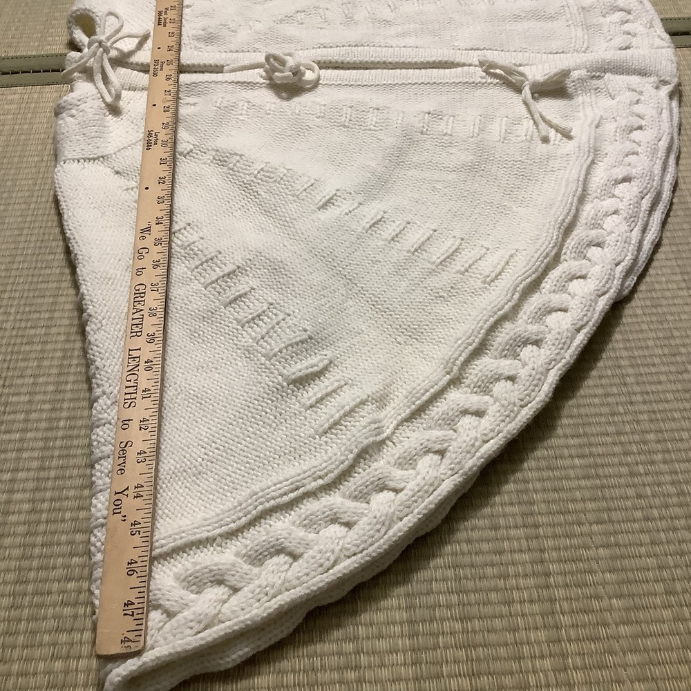 Lim Bridge tree skirt Cable Knit pattern hem tie closure - Picture 5 of 5